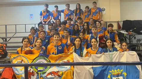 Equipo completo del Club Nataci&oacute;n Huelva