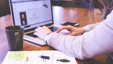 La Junta acepta los nueve t&iacute;tulos presentados
por la UNIA para la nueva programaci&oacute;n
acad&eacute;mica universitaria. Imagen de StartupStockPhotos en Pixabay
