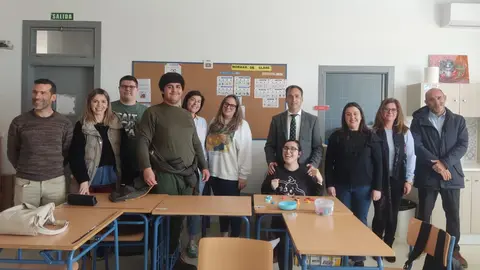 Visita del delegado de Educaci&oacute;n al IES Alto Conquero