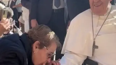 Una mujer de Huelva con el Papa Francisco