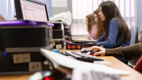 FAC_Becas Internacionales