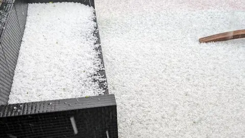 Incre&iacute;ble granizada en Corteconcepci&oacute;n en el d&iacute;a de ayer, s&aacute;bado 20 de abril. Foto: @VGJ9