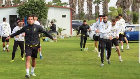 El San Roque de Lepe cae derrotado contra el UCAM Murcia por 2-0 y la salvaci&oacute;n se antoja 'misi&oacute;n imposible'