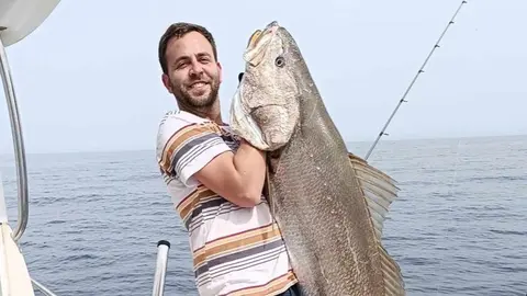 Incre&iacute;ble corvina. Foto: Pesca Huelva