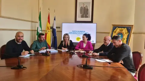 Reciente reuni&oacute;n entre los equipos de gobiernos de San Juan del Puerto y Gibrale&oacute;n (1)