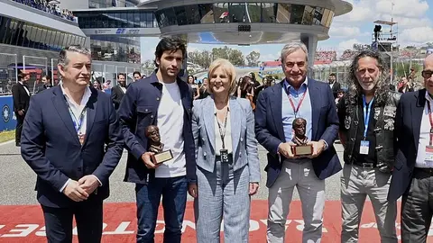La alcaldesa de Jerez entrega a Saniz padre e hijo los VI Premios Del Motor Ciudad de Jerez