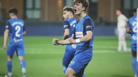 F&eacute;lix Garreta durante un partido con el Amorebieta de esta temporada con el que ha marcado 4 goles gan&aacute;ndose la confianza de Pellegrini para volver al Real Betis. Fuente: Instagram oficial de F&eacute;lix garreta