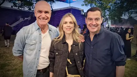 Mu&ntilde;oz con Moreno y su esposa