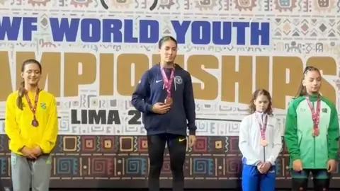 La levantadora onubense, Luc&iacute;a Gonz&aacute;lez, tras llevarse el oro en el Mundial sub-17 de Per&uacute; Fuente: Imagen de archivo