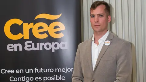 Gea junto al logo de Cree (3)
