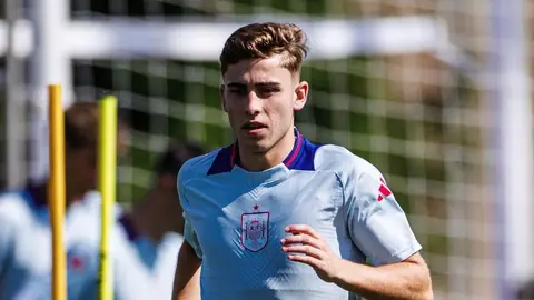 El campillero, Ferm&iacute;n L&oacute;pez, debutar&aacute; con la selecci&oacute;n espa&ntilde;ola absoluta esta noche contra Andorra. Fuente: Instagram oficial de Ferm&iacute;n L&oacute;pez