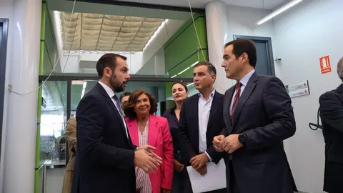 Visita de Nieto a las instalaciones judiciales de Moguer.