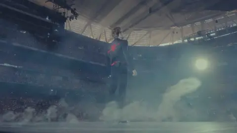 Manuel Carrasco en el Santiago Bernab&eacute;u. Foto @manuelcarrasco
