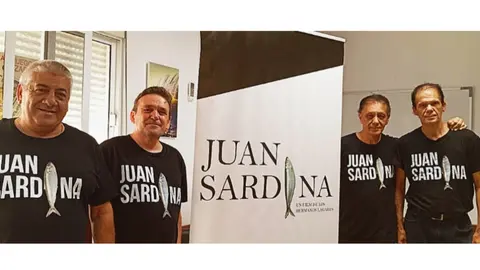 JDe izquierda a derecha: Juan M. Rodr&iacute;guez, Juan A. Delgado y los Hnos. Lagares