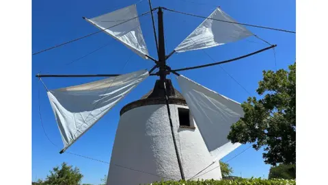 Molino de Viento La Solana, El Granado. Foto de archivo