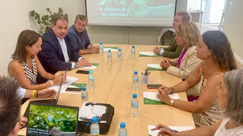 Reuni&oacute;n mantenida con el Ayuntamiento de Huelva.