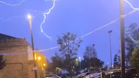 Rayos en el cielo onubense