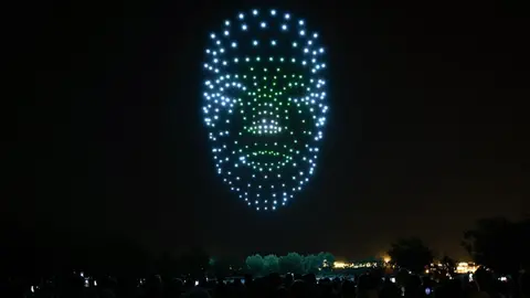 Espect&aacute;culo de drones. Fuente: Ximenez Group