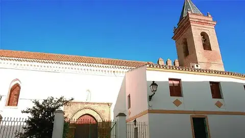 Parroquia de la Pur&iacute;sima Concepci&oacute;n de Gerena (Sevilla) donde trabaja el cura natural de Gibrale&oacute;n. Fuente: Facebook de la Parroquia.