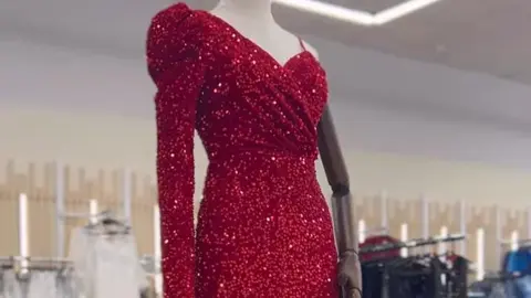Vestidos de la tienda. Fuente: