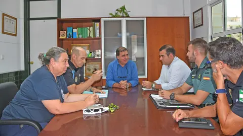 Reuni&oacute;n del alcalde de Punta Umbr&iacute;a con los representantes de los cuerpos de seguridad