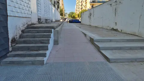 Trasera de la calle Legi&oacute;n Espa&ntilde;ola despu&eacute;s de las actuaciones