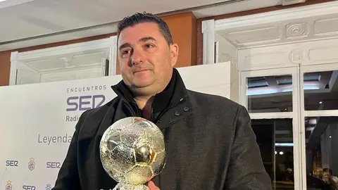 Emilio Viqueira durante el homenaje en Radio Huelva del pasado a&ntilde;o. Fuente: Twitter Recreativo de Huelva.