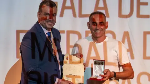 El padre de Ferm&iacute;n L&oacute;pez recoge la distinci&oacute;n