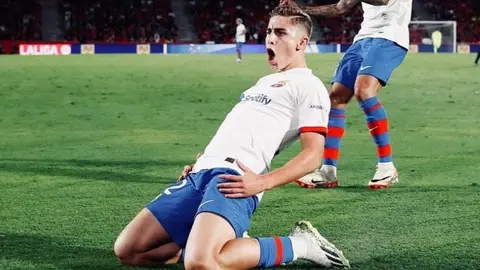 El campillero celebra su primer gol oficial con el FC Barcelona durante el empate contra el RCD Mallorca del pasado curso. Fuente: Twitter Ferm&iacute;n L&oacute;pez