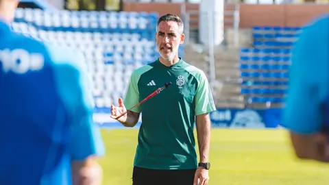 Abel G&oacute;mez durante su etapa como t&eacute;cnico del Recreativo de Huelva. Fuente: Imagen de archivo