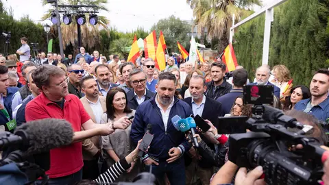 Abascal atiende a los medios en Huelva