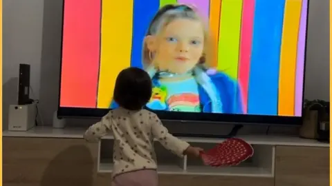 La hija de Mar&iacute;a Isabel baila la canci&oacute;n de su madre