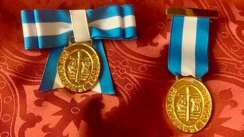 Insignia Pro Onubense Ecclesia