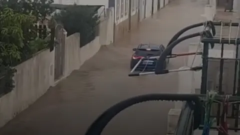 Calles convertidas en r&iacute;os en el Algarve