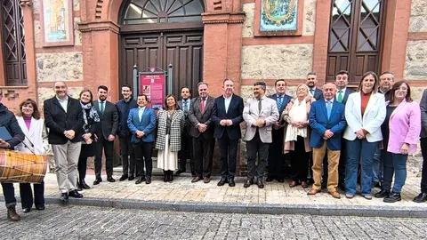 Autoridades posan en Aracena