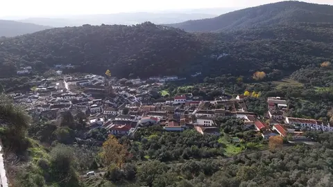 Panor&aacute;mica de Al&aacute;jar desde la Pe&ntilde;a de Arias Montano