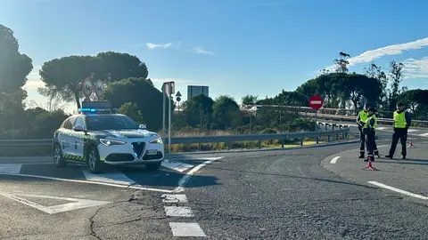 Coche de la Guardia Civil realiza un control de drogas | Subdelegaci&oacute;n del Gobierno en Huelva