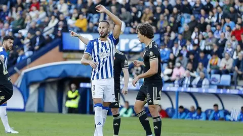 Alejandro G&aacute;lvez durante un partido de la pasada temporada en e Nuevo Colombino contra el Intercity. Fuente: Alberto D&iacute;az