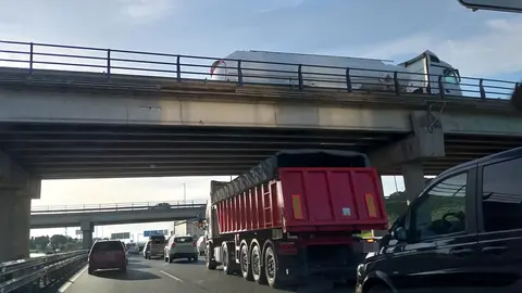 Retenciones en la H-30 tras el accidente