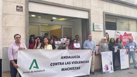 Minuto de silencio por una v&iacute;ctima mortal | Archivo