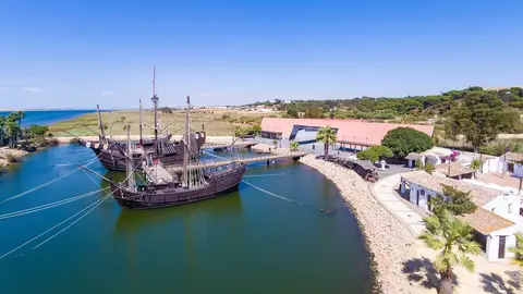 Muelle de las Carabelas, La R&aacute;bida. Imagen de archivo