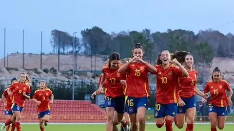 Mar&iacute;a Carvajal celebra su tanto en el triunfo frente a Dinamarca del pasado mes de noviembre. Fuente: RFEF, Real Federaci&oacute;n Espa&ntilde;ola de F&uacute;tbol