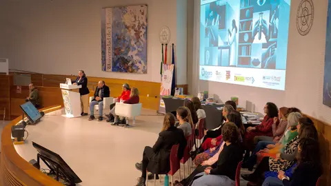 UHU Mujer y Ciencia