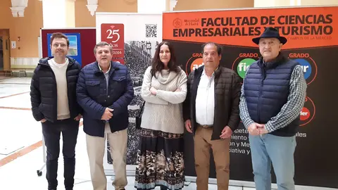 Exposici&oacute;n de pintura y poes&iacute;a de los profesores Roque Borrero y David T. Pardo