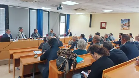 Reuni&oacute;n de la junta directiva de la FOE
