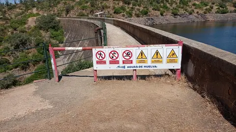Se&ntilde;alizaci&oacute;n en el embalse de Beas | Aguas de Huelva