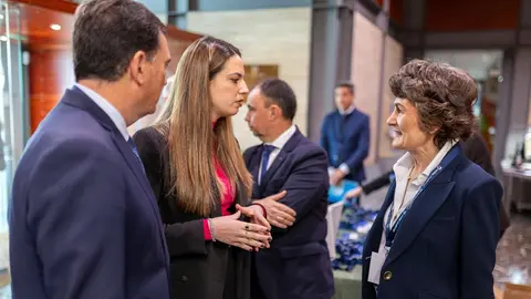 La alcaldesa de Palos y el presidente del Puerto en la presentaci&oacute;n de la nueva empresa
