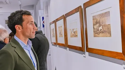 David de Miranda visita la exposici&oacute;n en Lepe | DDM