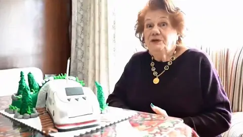 Concha recibe un regalo de &Oacute;scar Puente