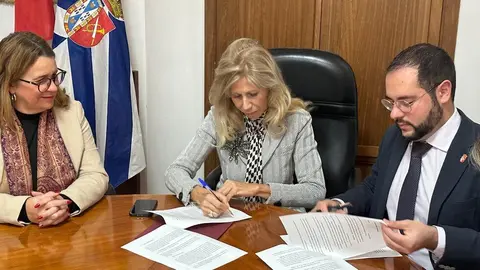 Firma de adhesi&oacute;n de Beas al Plan Viog&eacute;n | Subd. del Gobierno